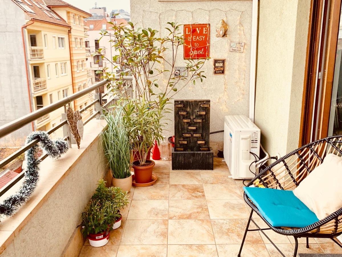 Sunny Deluxe Apt. & Terrace Apartamento Budapest Exterior foto
