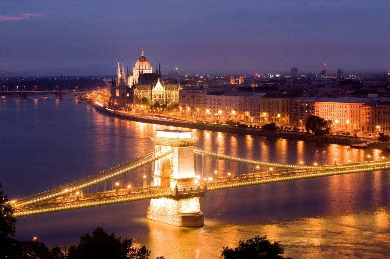 Sunny Deluxe Apt. & Terrace Budapest Exterior foto